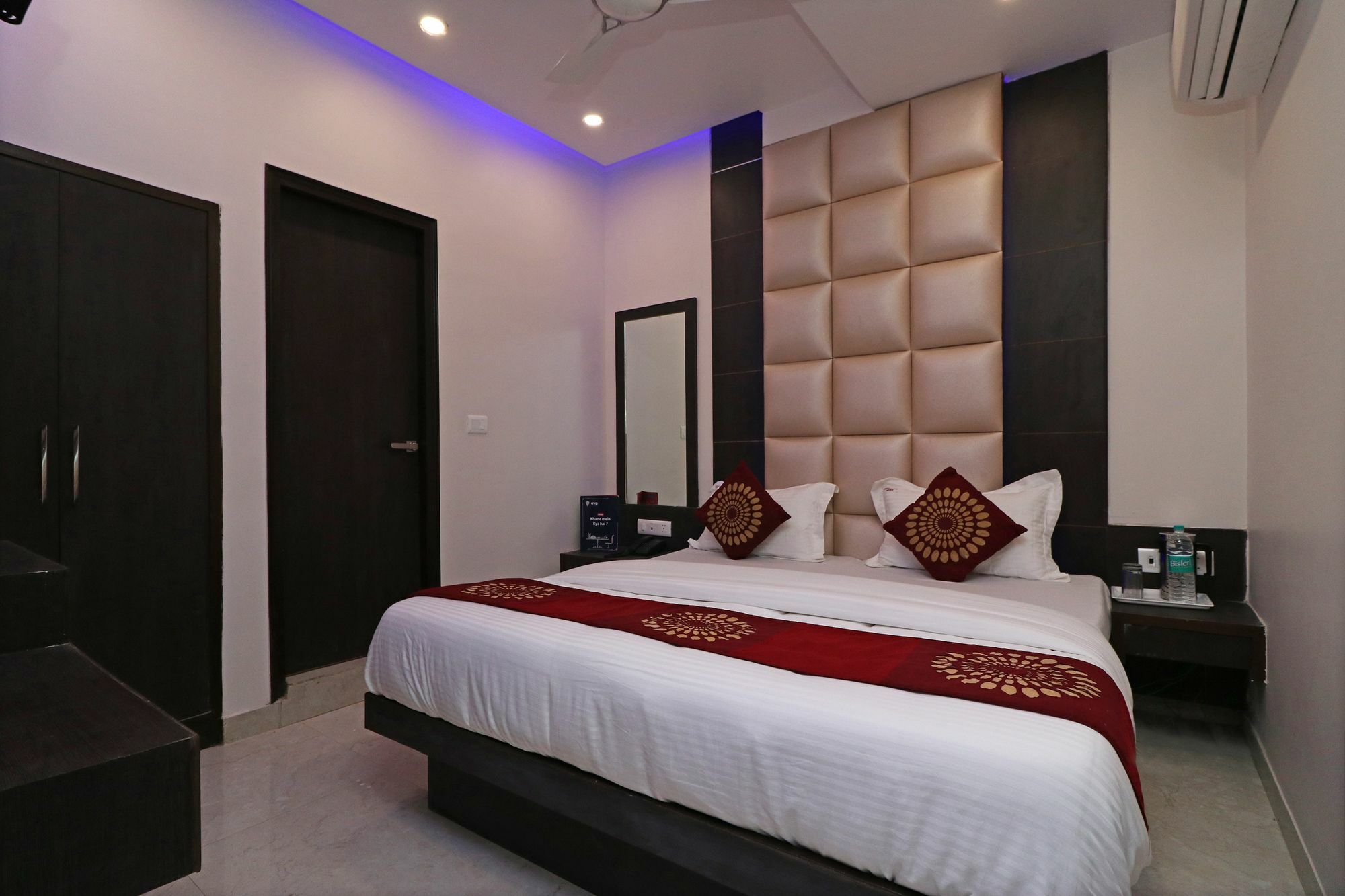 Oyo 11593 Hotel Aman Guest House New Delhi Eksteriør bilde